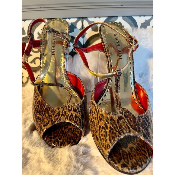 Gianni Bini - RED BOTTOM STILETTO HEELS - Sz 7.5 Crackled Snakeskin Peeptoe - Picture 2 of 11